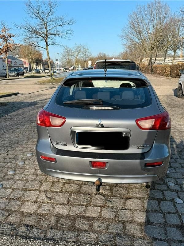 Gebraucht Mitsubishi Lancer 117 PS (86 kW) 2016 Silber Limousine