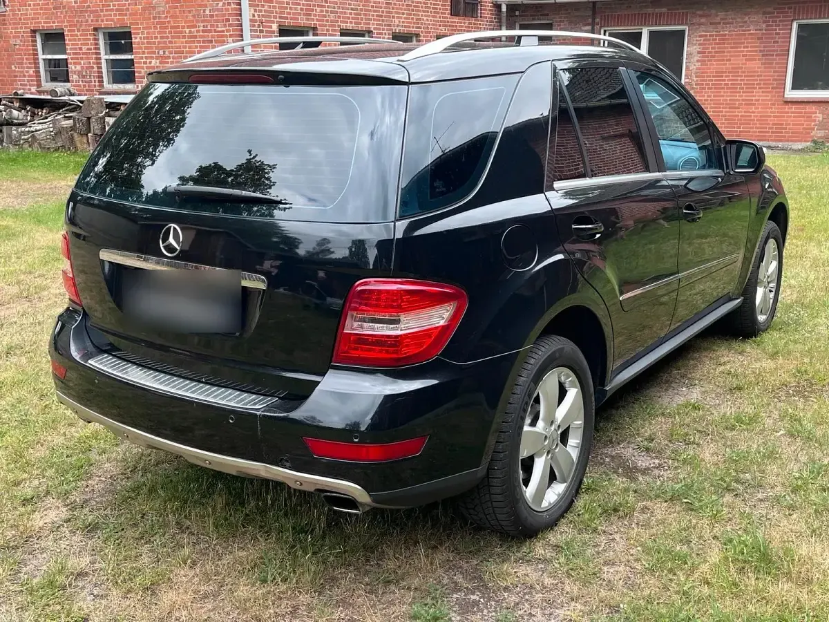 Gebraucht Mercedes ML280 190 PS (139 kW) 2009 Schwarz SUV