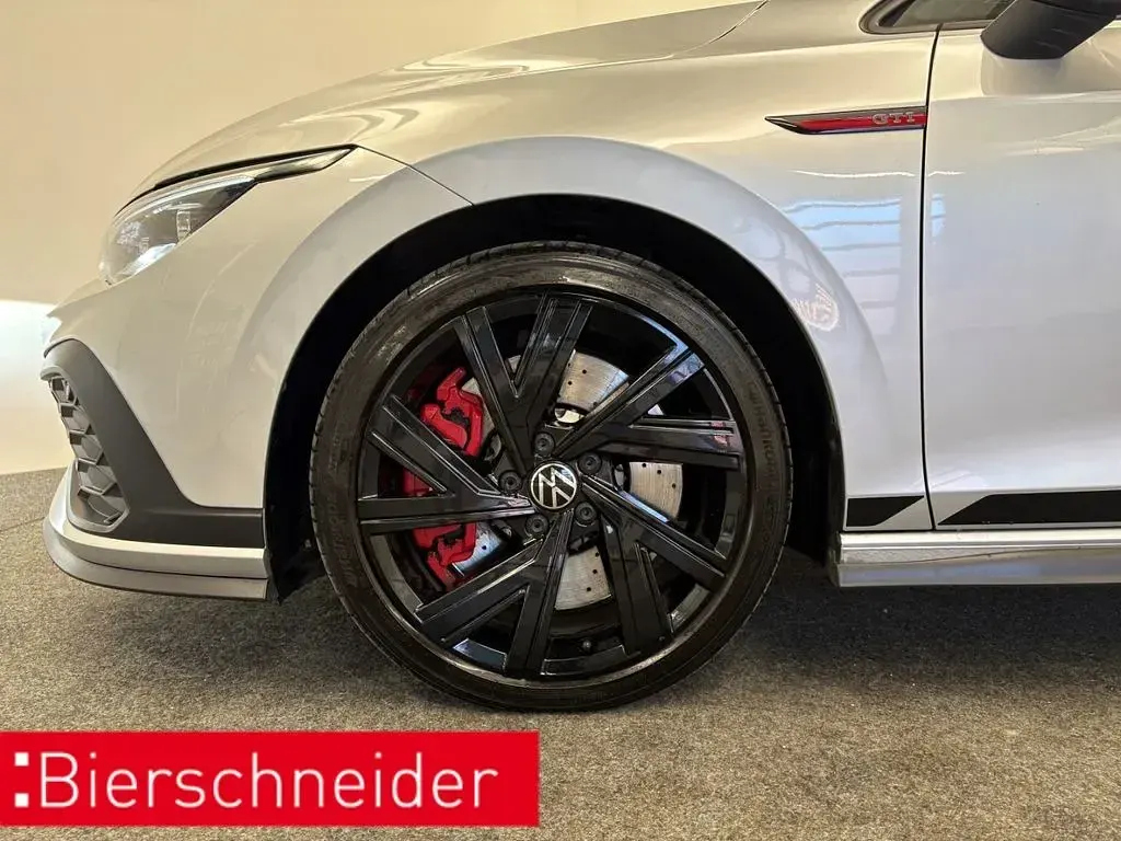 Gebraucht VW Golf VIII GTI 300 PS (220 kW) 2023 Silber Limousine