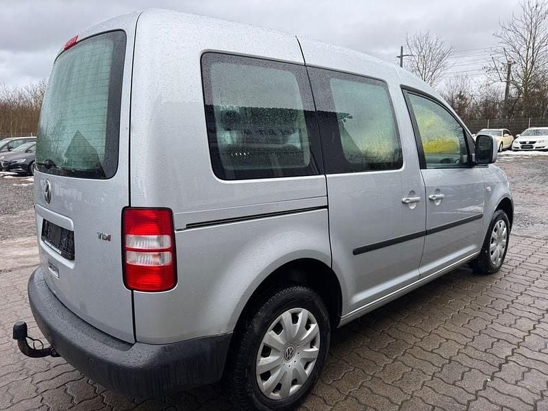 Gebraucht VW Caddy Trendline 102 PS (75 kW) 2012 Silber Van / Kleinbus