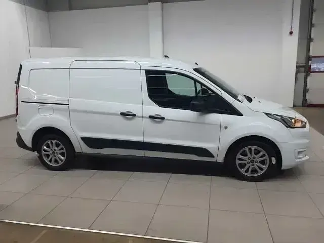Używany Ford Transit Connect Trend 101 KM (74 kW) 2023 Biały Minivan