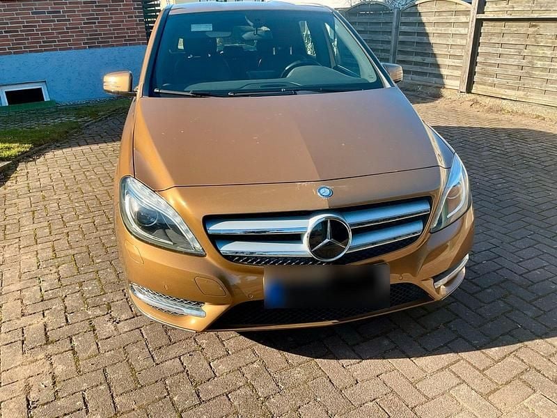 Gebraucht Mercedes 250 211 PS (155 kW) 2012 Beige Van / Kleinbus