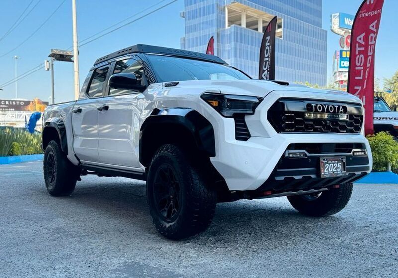 Weiß Neu 2025 Toyota Tacoma T1 Abholung | 78.800 € - Bild 1/4