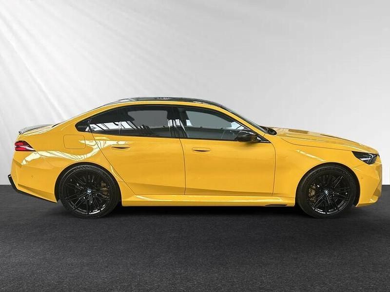Gebraucht BMW M5 Performance 727 PS (534 kW) 2024 Speedgelb Limousine