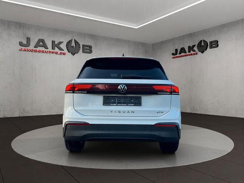 Gebraucht VW Tiguan Life 131 PS (96 kW) 2024 Pure white SUV