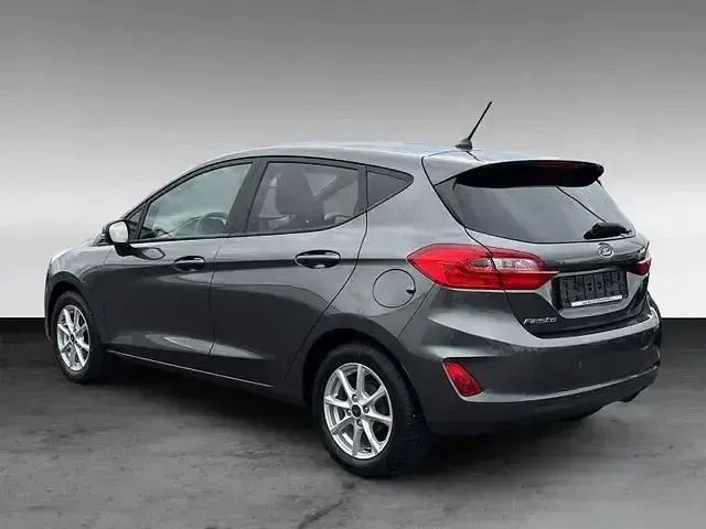 Gebraucht Ford Fiesta Cool & Connect 86 PS (63 kW) 2018 Grau Kleinwagen