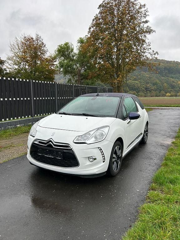 Weiß Gebraucht 2014 Citroën DS3 Cabriolet So Chic Cabrio | 5.900 € (Superpreis) - Bild 1/4