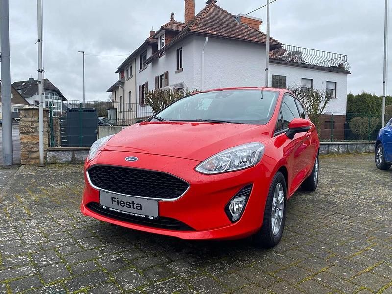 Gebraucht Ford Fiesta Cool & Connect 101 PS (74 kW) 2019 Racerot Kleinwagen