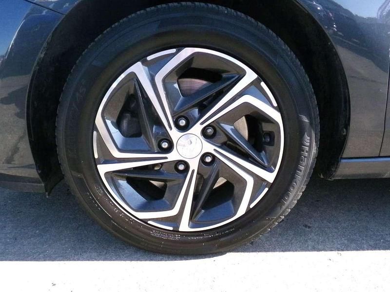 Gebraucht Hyundai i30 Trend 159 PS (116 kW) 2021 Dark knight Kombi