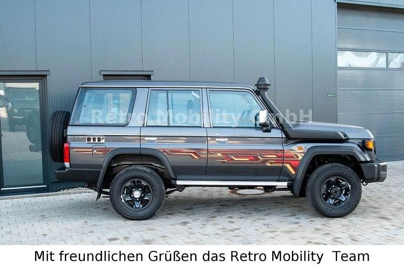 Neu Toyota Land Cruiser 228 PS (167 kW) 2025 Grau SUV