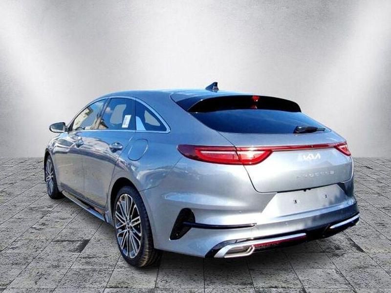 Gebraucht Kia ProCeed GT-Line 140 PS (102 kW) 2024 Lunar silber metallic Kleinwagen