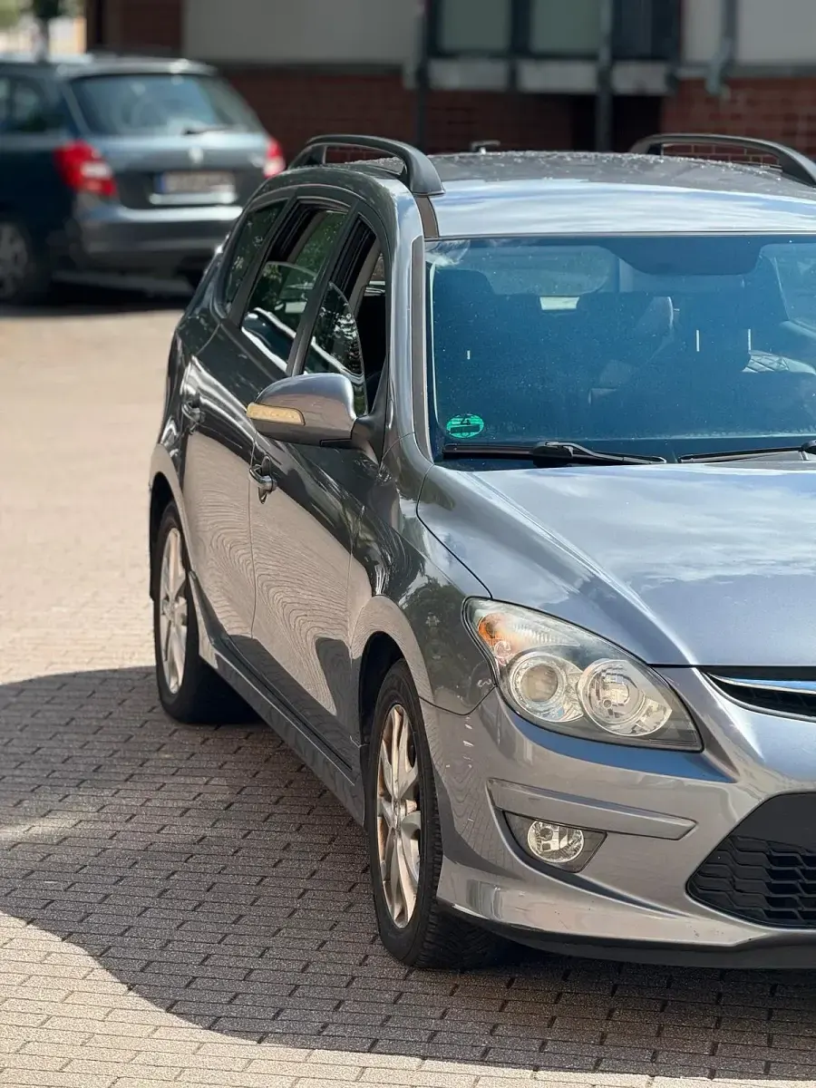 Gebraucht Hyundai i30 128 PS (94 kW) 2012 Braun Kombi