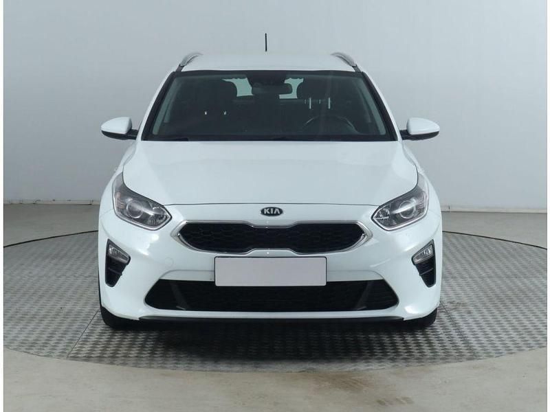 Gebraucht Kia Ceed 99 PS (72 kW) 2019 (wd) casa white s Kleinwagen