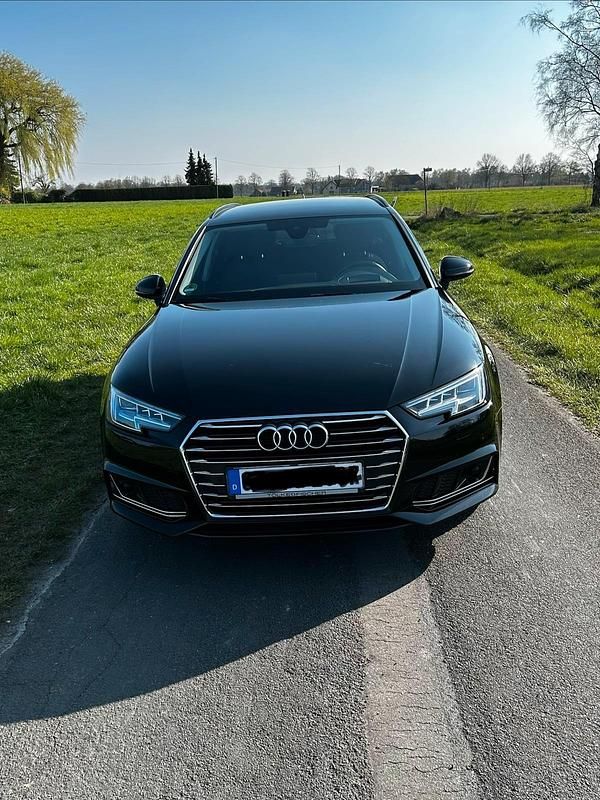 Gebraucht Audi A4 Ambiente 150 PS (110 kW) 2019 Schwarz Kombi