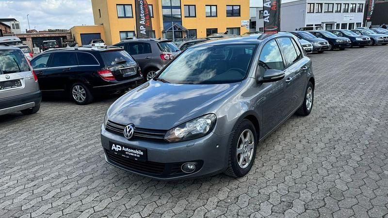 Gebraucht VW Golf VI Team 105 PS (77 kW) 2011 Grau Kleinwagen