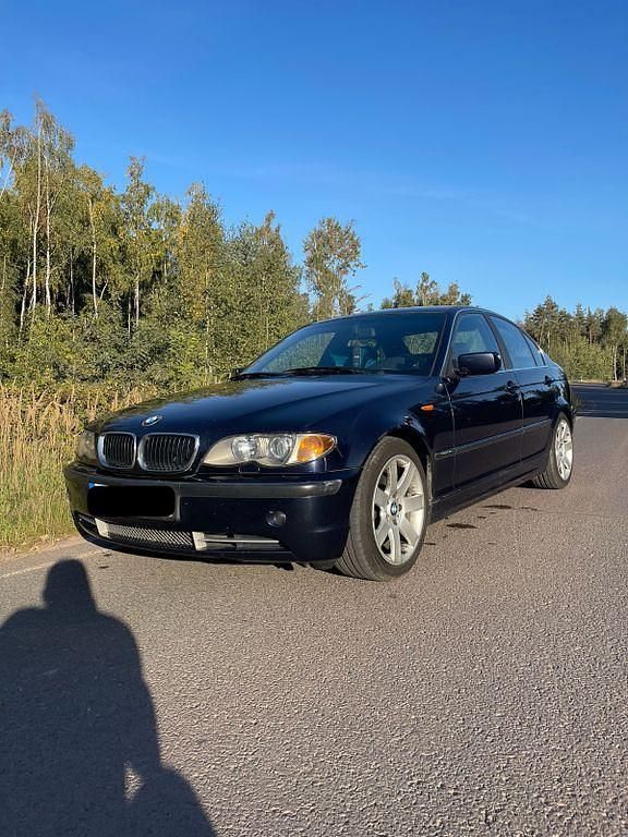 Blau Gebraucht 2001 BMW 330 Basis Limousine | 6.350 € (Guter Preis) - Bild 1/4