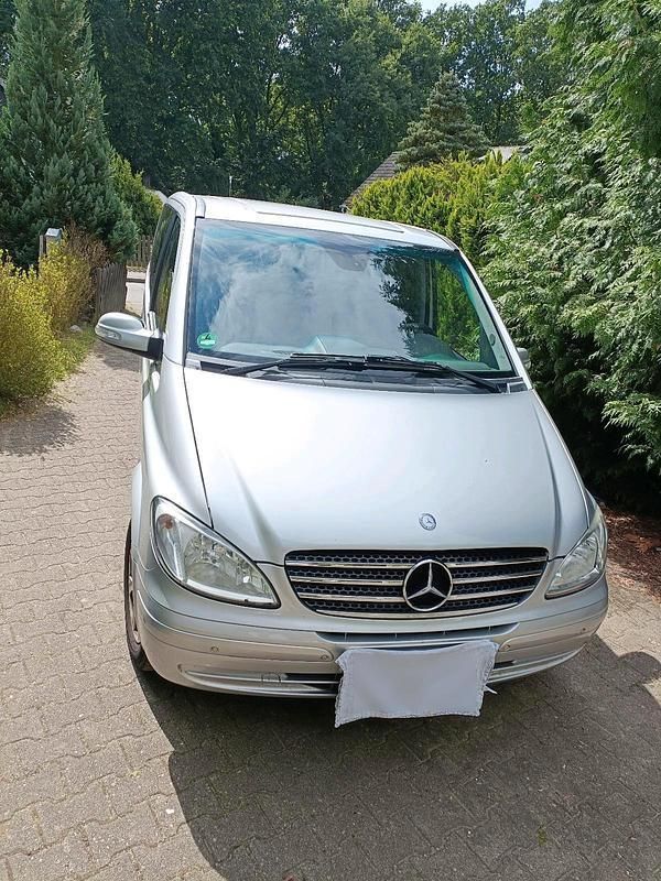 Silber Gebraucht 2008 Mercedes Viano Van / Kleinbus | 13.000 € (Etwas zu teuer) - Bild 1/4