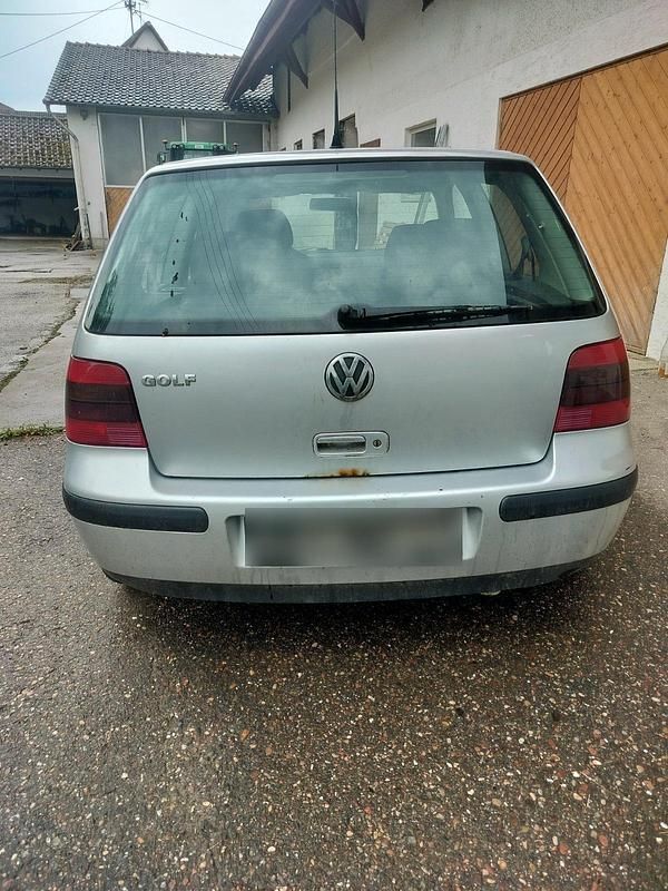 Gebraucht VW Golf IV 105 PS (77 kW) 2001 Silber Kleinwagen