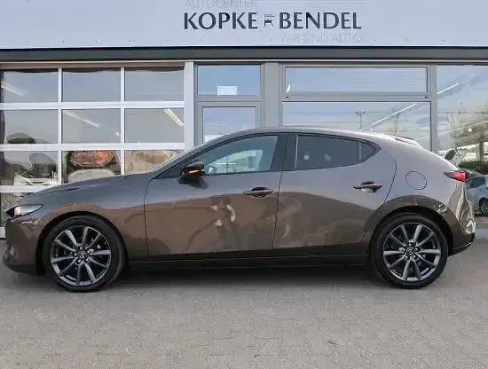 Używany Mazda 3 Selection 180 KM (132 kW) 2019 Srebrny Sedan/Limuzyna