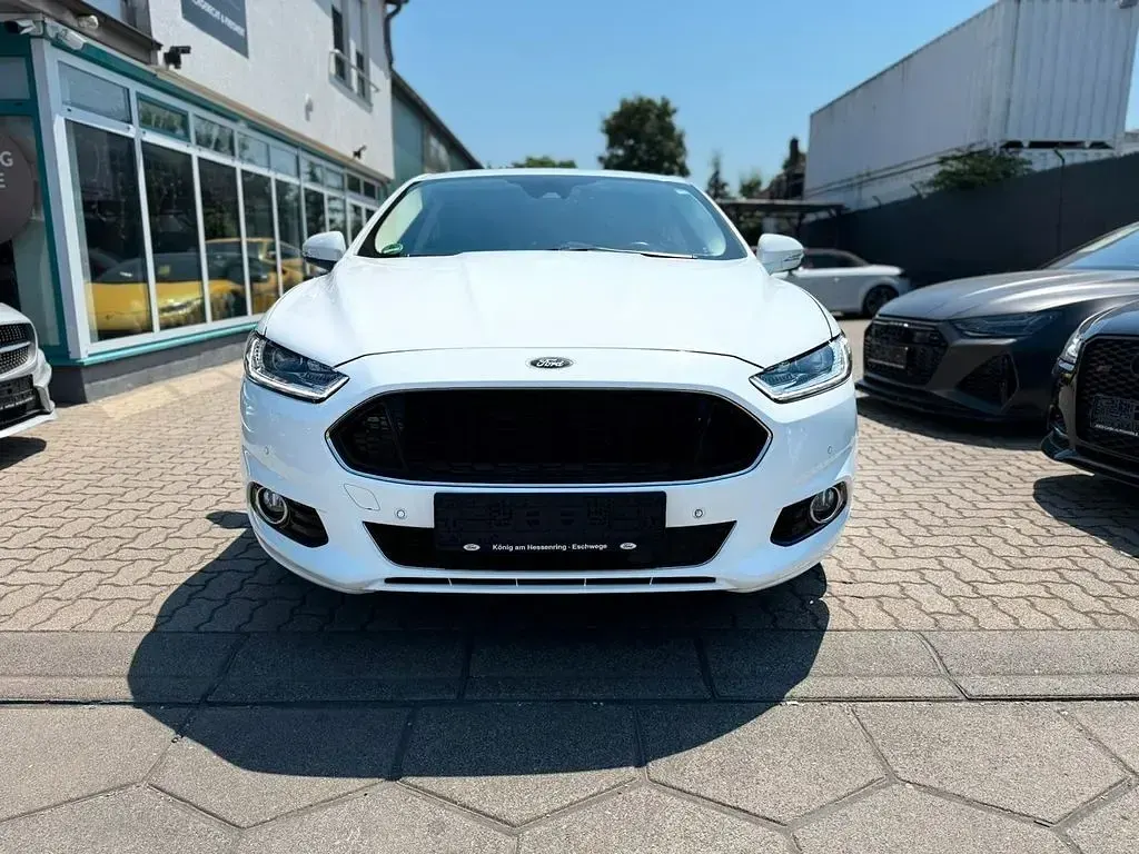 Gebraucht Ford Mondeo Titanium 179 PS (131 kW) 2016 Weiß Limousine