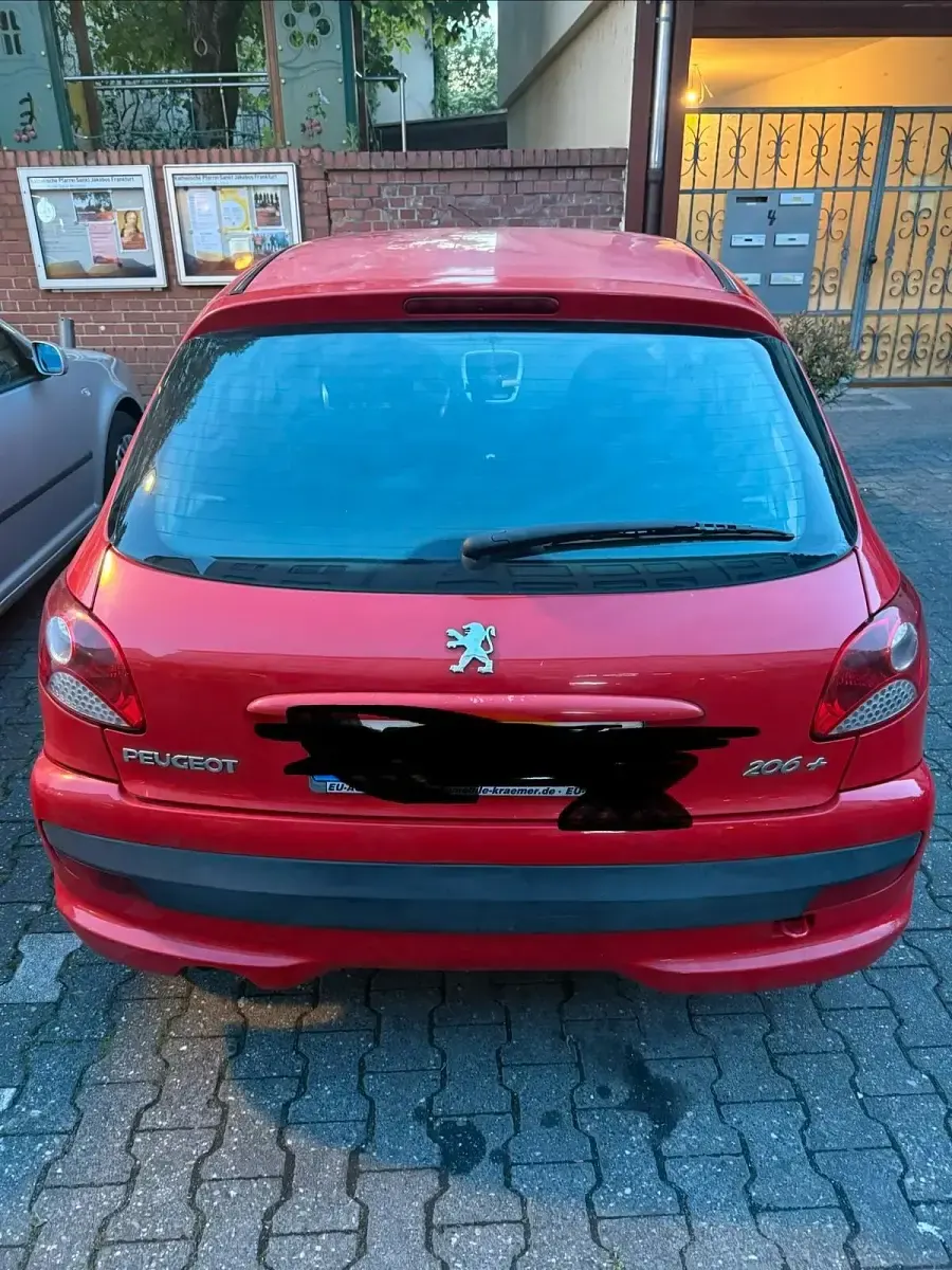 Gebraucht Peugeot 206+ 75 PS (55 kW) 2009 Rot Kleinwagen