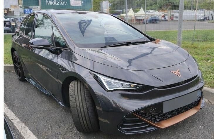 Gebraucht Cupra Born 150 kW (204 PS) 2022 Grau Kleinwagen