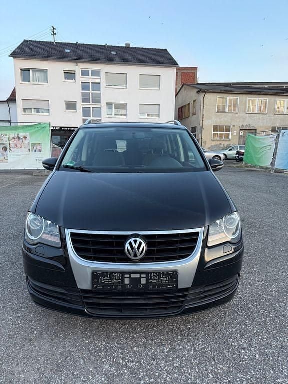 Schwarz Gebraucht 2009 VW Touran Freestyle Van / Kleinbus | 3.900 € (Guter Preis) - Bild 1/4