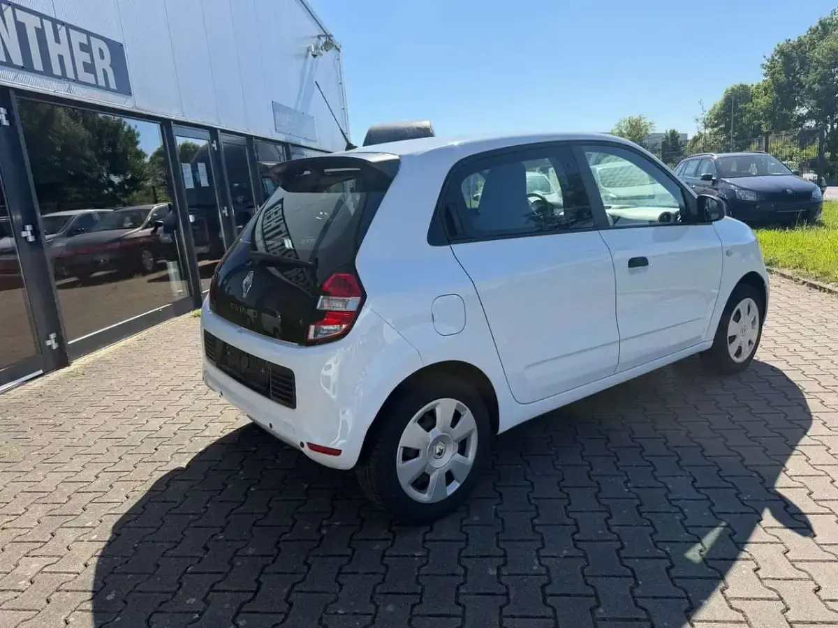 Używany Renault Twingo Life 69 KM (50 kW) 2019 Biały Hatchback