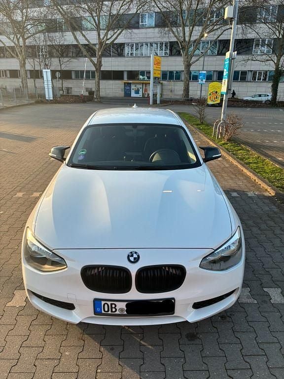 Gebraucht BMW 114 102 PS (75 kW) 2014 Weiß Kleinwagen