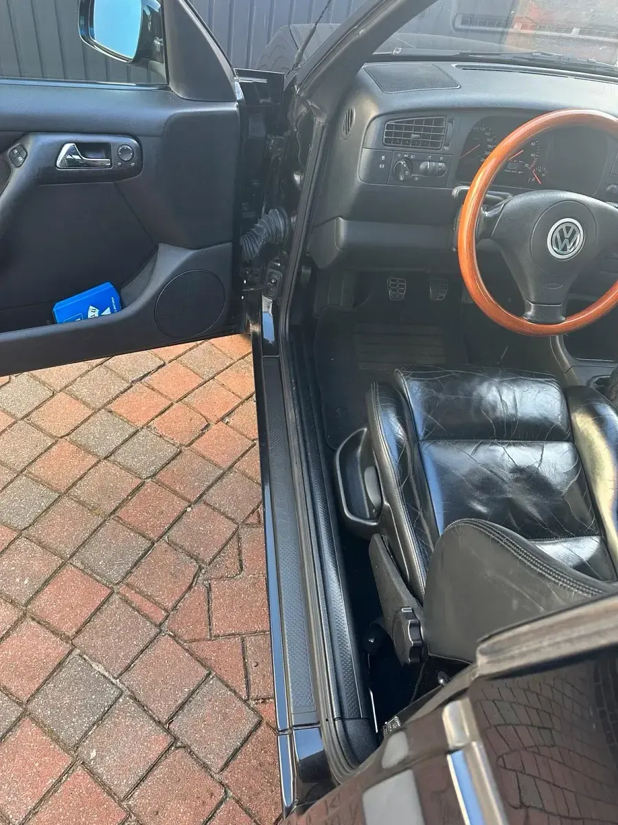 Gebraucht VW Golf 116 PS (85 kW) 2000 Schwarz Cabrio