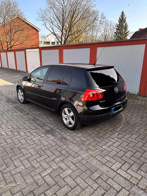 Gebraucht VW Golf VI United 80 PS (58 kW) 2008 Schwarz Kleinwagen