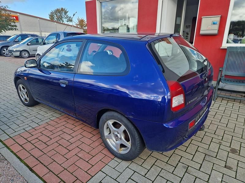 Gebraucht Mitsubishi Colt 75 PS (55 kW) 1999 Blau Kleinwagen