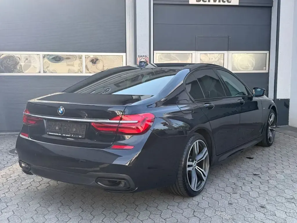 Gebraucht BMW 730 M Sport 265 PS (194 kW) 2019 Schwarz Limousine