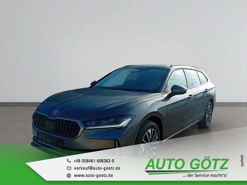 Neu Skoda Superb Selection 150 PS (110 kW) 2025 Graphitegrau metallic Kombi