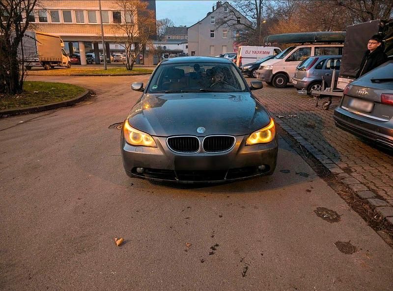 Gebraucht BMW 525 177 PS (130 kW) 2005 Grau Kombi