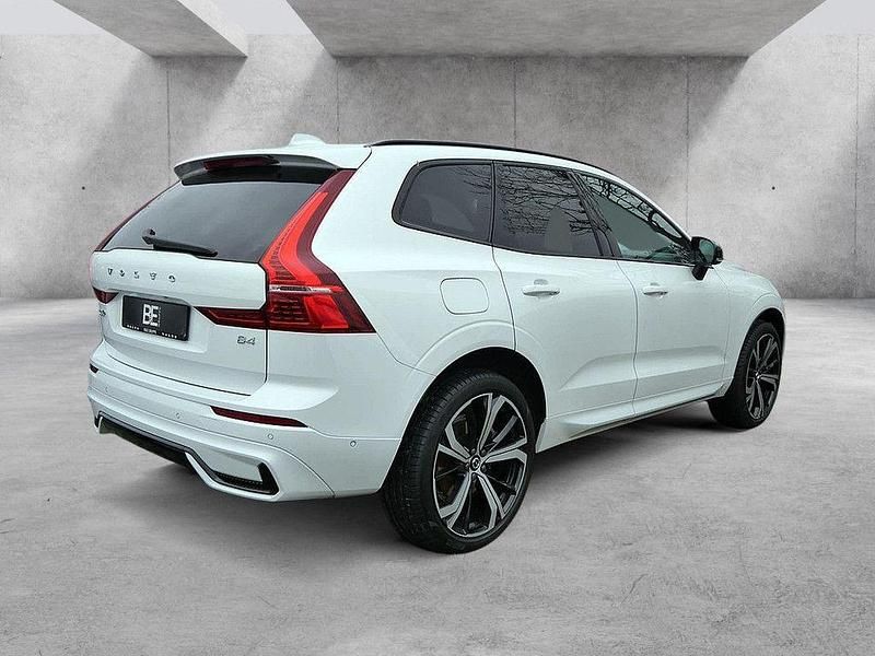 Gebraucht Volvo XC60 Plus 197 PS (144 kW) 2023 Weiß SUV