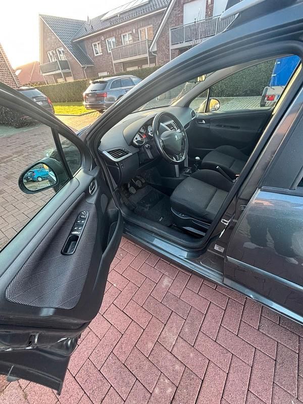 Gebraucht Peugeot 207 95 PS (69 kW) 2008 Grau Kombi
