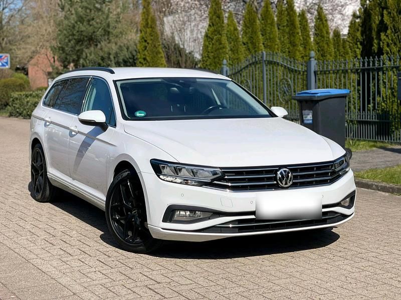 Gebraucht VW Passat 150 PS (110 kW) 2019 Weiß Kombi