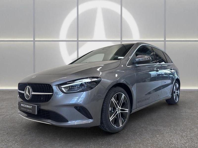 Schwarz Gebraucht 2025 Mercedes B200 Advanced Van / Kleinbus | 39.930 € - Bild 1/4
