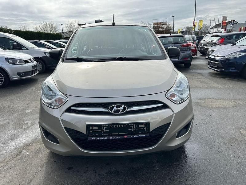 Gebraucht Hyundai i10 Edition 69 PS (50 kW) 2013 Beige Kleinwagen