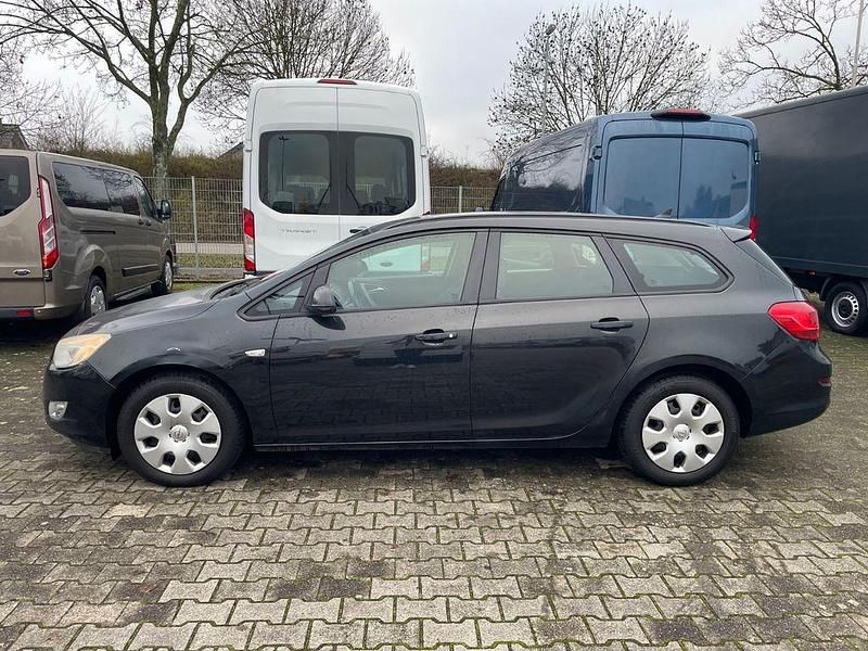 Gebraucht Opel Astra 110 PS (80 kW) 2012 Schwarz Limousine