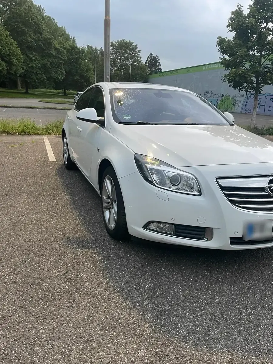 Gebraucht Opel Insignia 194 PS (142 kW) 2013 Weiß Limousine