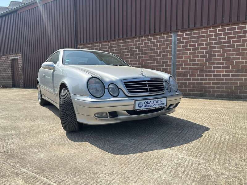 Silber Gebraucht 1999 Mercedes CLK230 Avantgarde Coupé | 3.899 € (Fairer Preis) - Bild 1/4