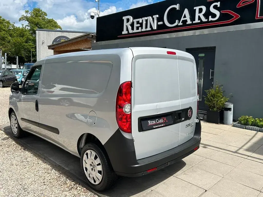 Gebraucht Fiat Doblò 90 PS (66 kW) 2014 Silber Van / Kleinbus