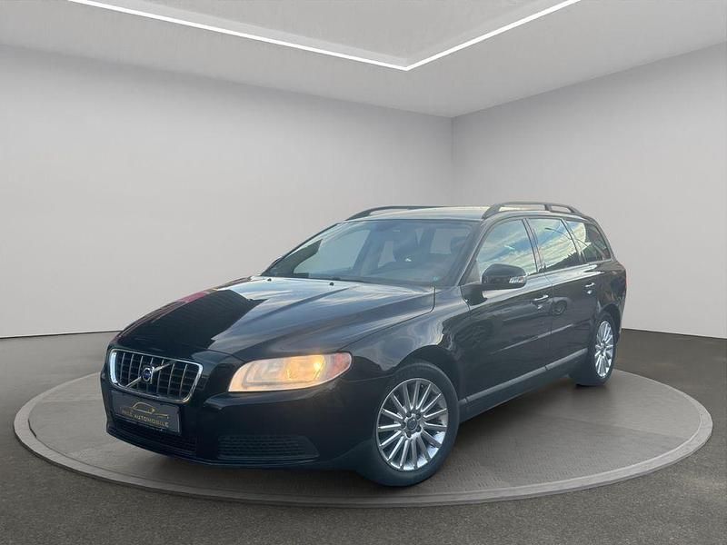 Schwarz Gebraucht 2010 Volvo V70 Momentum Kombi | 3.999 € (Superpreis) - Bild 1/4