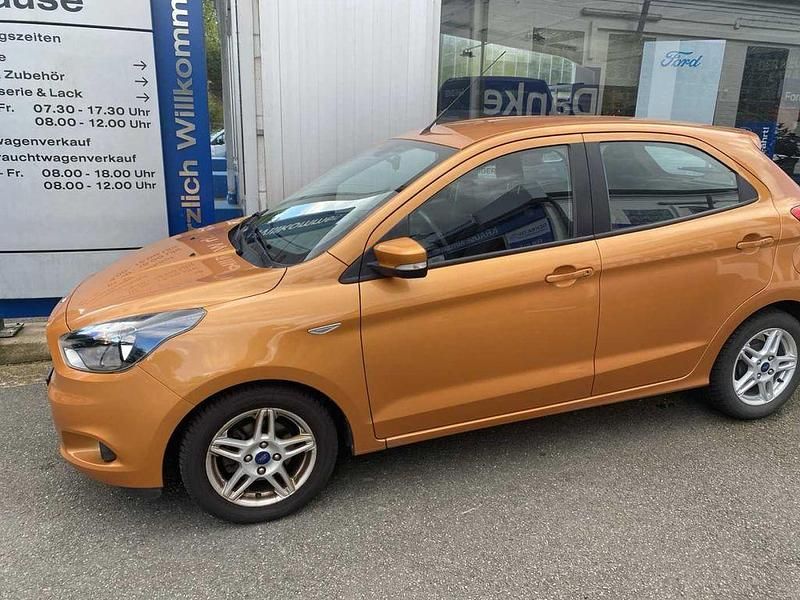 Gebraucht Ford Ka Plus Cool & Sound Edition 86 PS (63 kW) 2017 Sparkling gold (metallic) metallic Kleinwagen