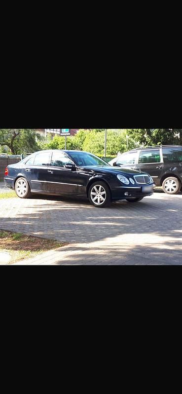 Gebraucht Mercedes E240 177 PS (130 kW) 2003 Schwarz Limousine