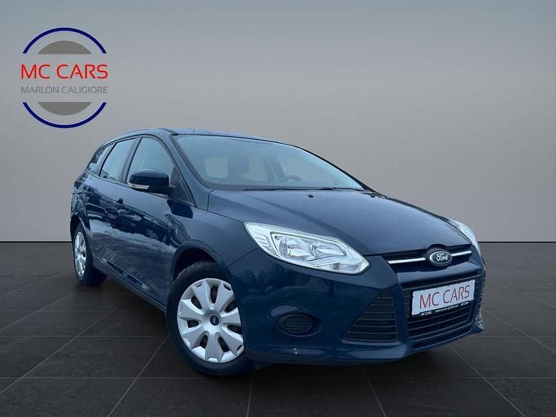 Gebraucht Ford Focus Trend 116 PS (85 kW) 2014 Blau Limousine