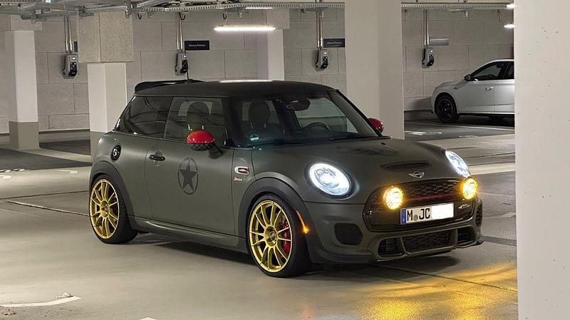 Weiß Gebraucht 2017 Mini John Cooper Works Kleinwagen | 17.900 € (Fairer Preis) - Bild 1/4