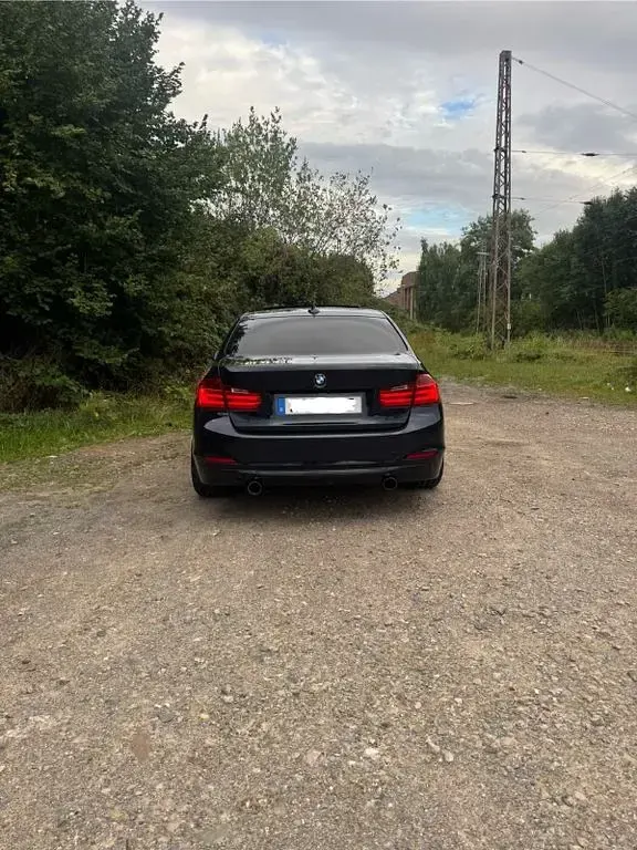 Gebraucht BMW 335 Luxury Line 306 PS (225 kW) 2011 Blau Limousine